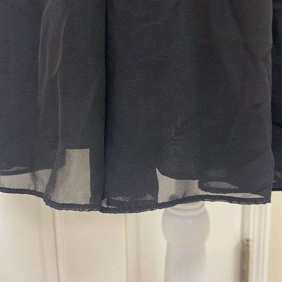 Guess🥰 black dress🥰 - Picture 3 of 10